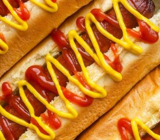 Come cucinare gli hot dog nella friggitrice ad aria