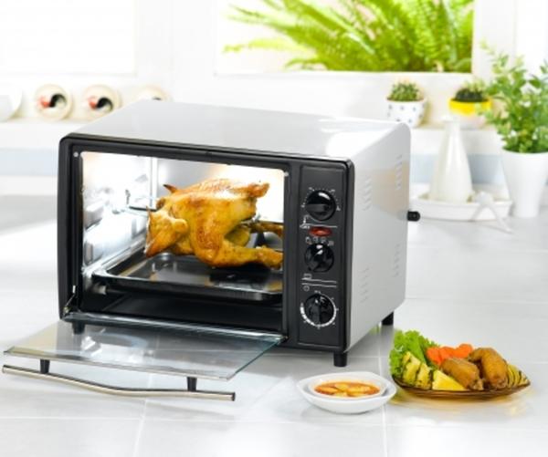 Qual è la differenza tra un forno classico a microonde e un forno a microonde con grill?
